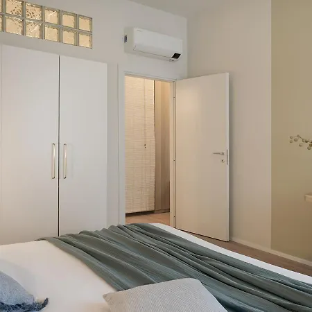 Exclusive Blue - Center - - Near Station شقة