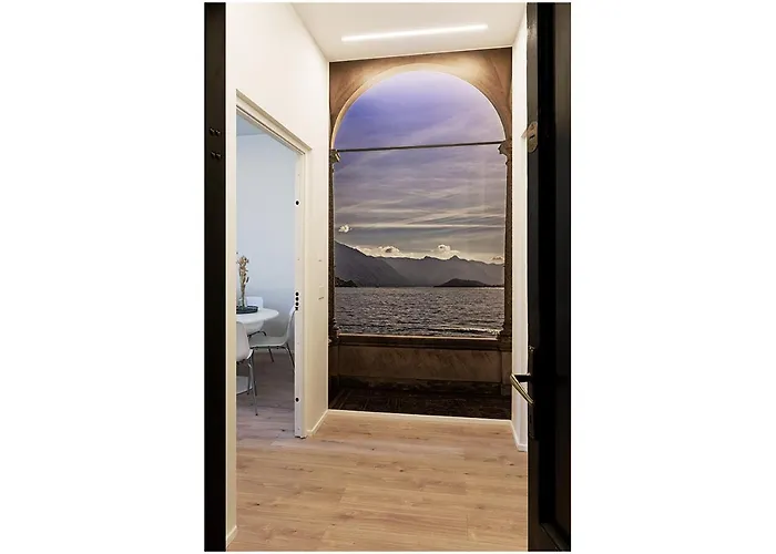 Exclusive Blue - Center - - Near Station * Como